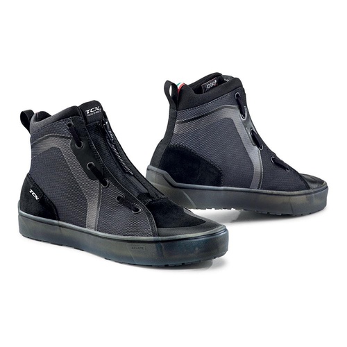 TCX IKASU WATERPROOF BOOTS BLACK/ REFLEX 40